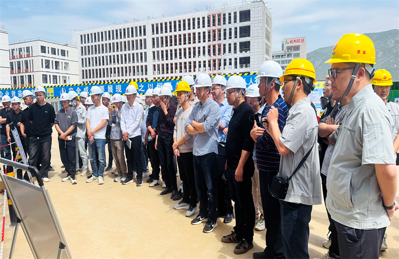 2025年4月17日，由莆田市涵江区住房和城乡建设局主办、尊龙·Z6三建承办的钢筋安装工程质量防控现场交流会在联东U谷·涵江海峡智造产业谷一期成功召开。